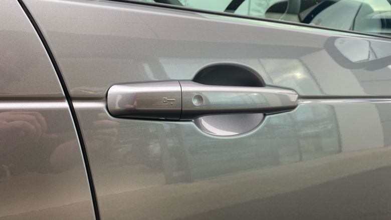 Land Rover Discovery 3.0 D350 Dynamic SE 5dr Auto Diesel Station Wagon